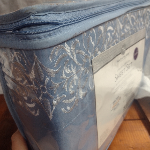 Huntington Home Embroidered Microfiber Queen Sheet Set - Picture 2 of 3